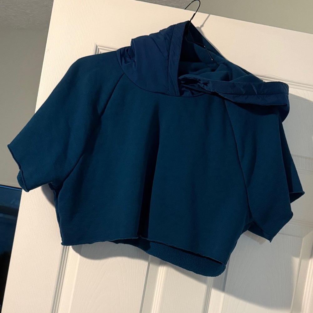 [ALO Yoga] Cropped In The Air Short Sleeve Hoodie - Eclipse Blue / M